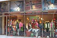 Einkaufscenter in München: Die Fünf Höfe - Napapijri Shop Freizeit-Mode und Sportswears (Foto:Martin Schmitz)
