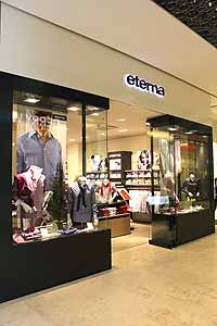 Pasing Arcaden Einkaufszentrum - Eterna Shop Hemden, Blusen, Accessoires Foto: Marikka-Laila Maisel