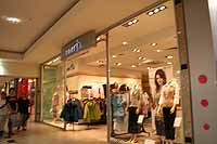  pep Perlacher Einkaufszentrum - Bonita Shop für Damen-Oberbekleidung Foto: Martin Schmitz