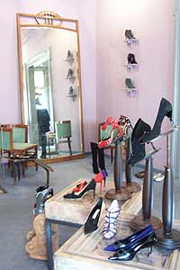 Falckenbergstr. 09 - Marion Heinrich Store Exclusive Designer Damenmode + Manolo Blahnik Shoes  Foto:Marikka-Laila Maisel