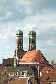 Frauenplatz 01: Frauenkirche (Foto: Marikka-Laila Maisel)