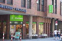 Fürstenfelder Straße 07: Oxfam Shop Secondhand-Shop mit Kleidung, Haushaltswaren, Bücher (Foto: Marikka-Laila Maisel)
