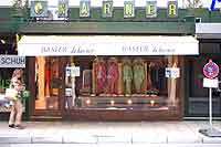 Herzog Wilhelm Str.01 - da Karner Damenmode (Foto: Marikka-Laila Maisel)
