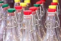 Josephspitalstra&szlig;e 01: Bottles & Glashaus Kultigie B&uuml;gelflaschen (Foto:Marikka-Laila Maisel)