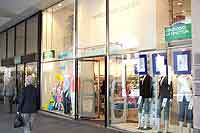 Karlsplatz-Stachus 10 - Benetton Shop (Foto: Marikka-Laila Maisel)