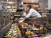 Kaufinger Stra&szlig;e 01-05: Galeria Kaufhof am Marienplatz Frische Fische, Fisch-Spezialit&auml;ten, Hummer, Kaviar, Salate Foto: Marika-Laila Maisel