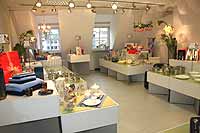 Kaufinger Stra&szlig;e 01-05: Galeria Kaufhof am Marienplatz Geschenk + Bestellservice f&uuml;r Hochzeiten  Foto: Martin Schmitz