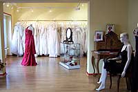 Leopoldstr. Ecke/Trautenwolfstr.02 Echt Spanisch! Die Brautmode, Abendkleider und Flamenco-Tanzkleidung im Flamenco-Shop Foto: Marikka-Laila Maisel