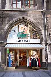  Marienplatz 08 - Lacoste Flagship Store (Foto: Marikka-Laila Maisel)