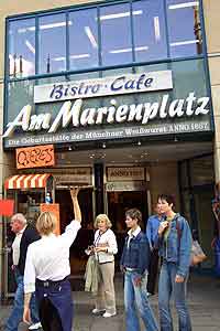  Marienplatz 22 - Cafe Bistro Restaurant Wei&szlig;wurst Crepes (Foto: Martin Schmitz)