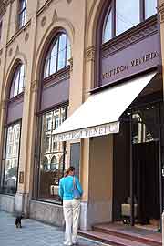 Maximilian Straße 11- Bottega Veneta Mode (Foto: Marikka-Laila Maisel)