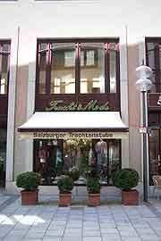 Neuhauser Str. 47 - Salzburger Trachtenstube (Foto: Marikka-Laila Maisel)