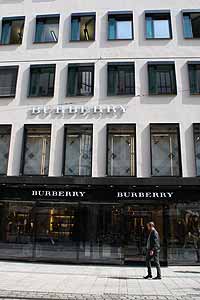 Perusastr. 01 - Burberry Store (Foto: Martin Schmitz)