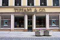Residenz Str. 11 - Tiffany Elegante Schmuck Kreationen Foto: Marikka-Laila Maisel