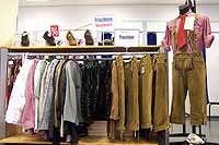 Sonnenstra&szlig;e 02 - Resales Second Hand & More Ganzj&auml;hrige Trachten-Mode mit feschen Dirndln + Lederhosen Foto: Marikka-Laila Maisel