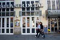 Einkaufsstra&szlig;en in M&uuml;nchen: Tal 12 - Paulaner im Tal Wirtshaus mit vieln bayerischen Schmankerln Foto: Marikka-Laila Maisel
