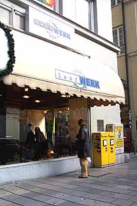Einkaufsstra&szlig;en in M&uuml;nchen: Tal 19 - Laufwerk Italiensiche Damenschuhe Foto: Marikka-Laila Maisel