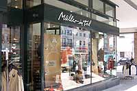 Einkaufsstra&szlig;en in M&uuml;nchen: Tal 01 - M&uuml;ller im Tal  Elegante Herrenmode, Herrenbekleidung Foto: Martin Schmitz