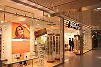 OEZ Olympia Einkaufszentrum - Apollo Optik Foto: Martin Schmitz