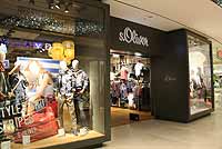 Pasing Arcaden Einkaufszentrum - S.Oliver Mode-Store Damenmode, Herrenkleidung, Lifestyle-Produkte Foto: Marikka-Laila Maisel