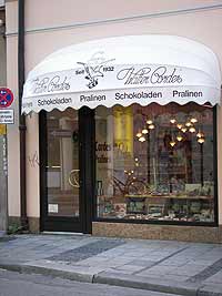 Fürstenfelder Straße 13 Cordes Pralinen-Geschäft Handgefertigte Pralinen und Schokoladentafeln (Foto: Marikka-Laila Maisel)