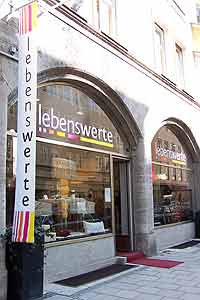 Josephspitalstraße 06- Lebenswerte Geschäft für Asia-Möbel, Wohn-Accessoires, Geschenk-Artikel (Foto: Marikka-Laila Maisel) 
