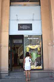Maximilian Straße 06 - The Pashmina Shop (Foto: Marikka-Laila Maisel)