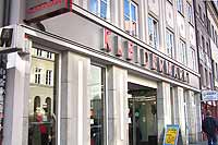 Einkaufsstraßen in München: Tal 30 - Kleidermarkt Secondhand-Mode, Trachten-Mode, Ski-Kleidung, Neuware Foto: Marikka-Laila Maisel
